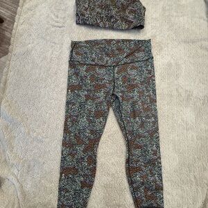 Fabletics Black White Purple Leopard Powerhold Leggings and sports bra set